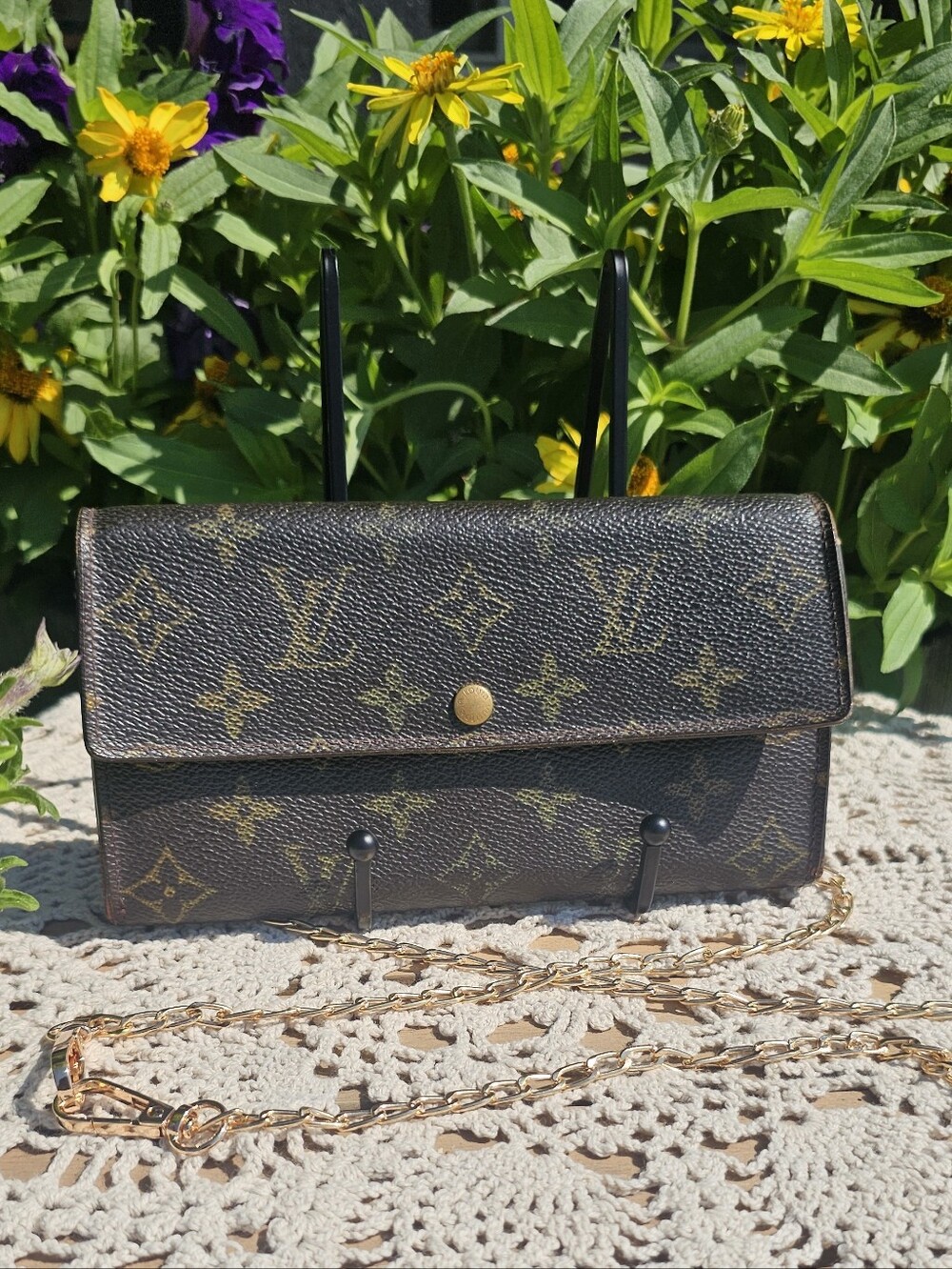 Louis Vuitton Monogram Sarah Wallet